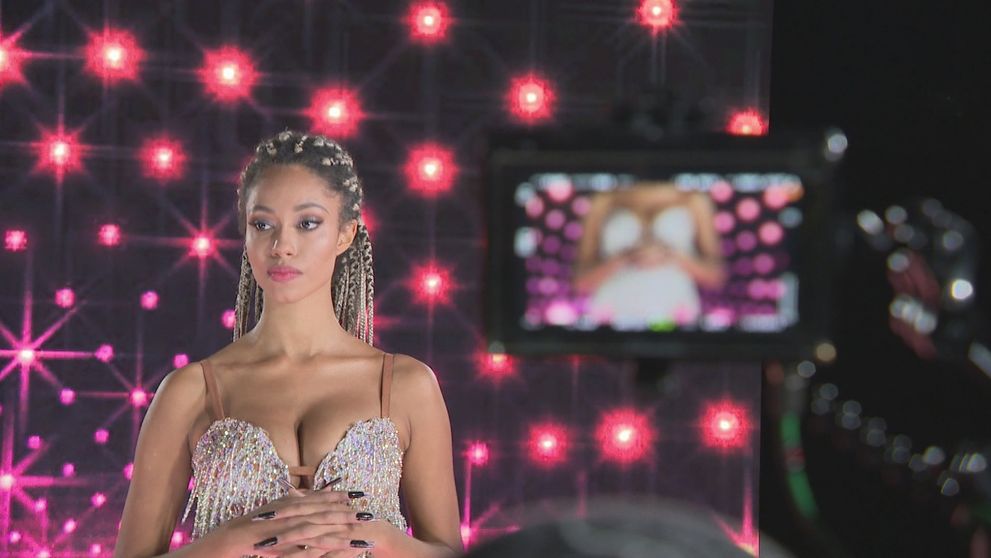Aicha z Love Islandu po boku nového muža. Je brutálny a vzbudzuje v nej rešpekt