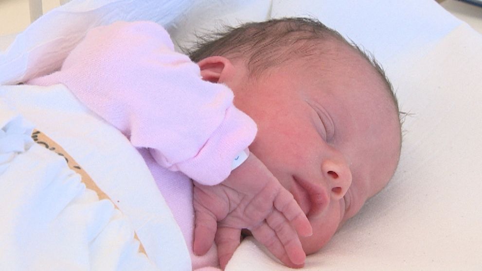 Budú mať otcovia platené voľno, aby pomohli s narodeným bábätkom?