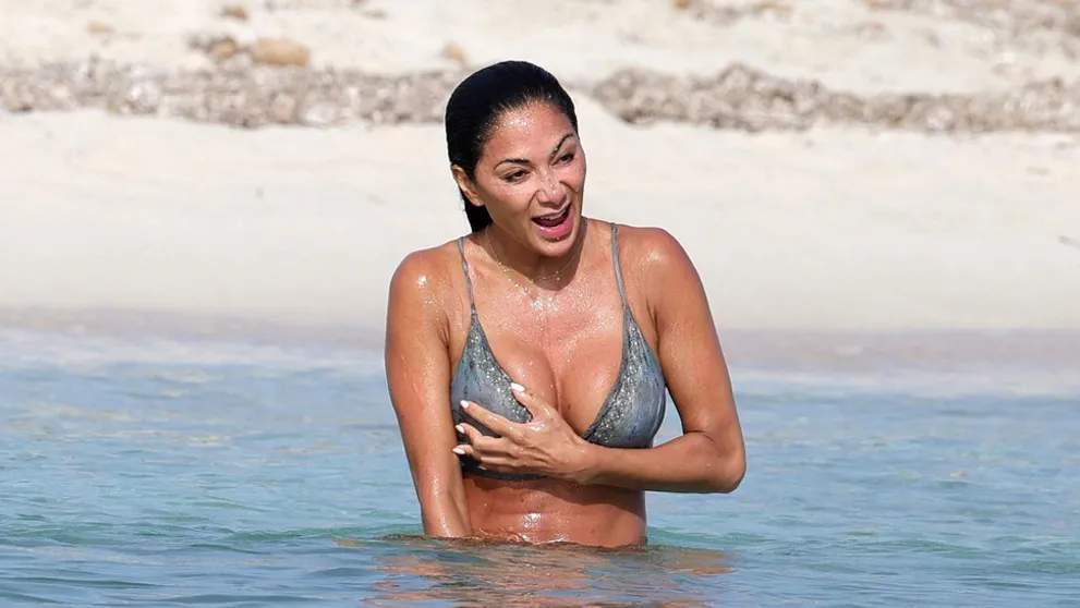 Sexici Nicole Scherzinger takmer vybehol prsník: Mala čo robiť