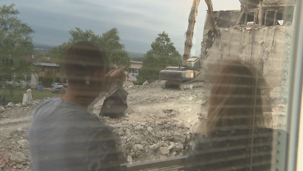 Z bývalej cementárne sa práši na balkóny