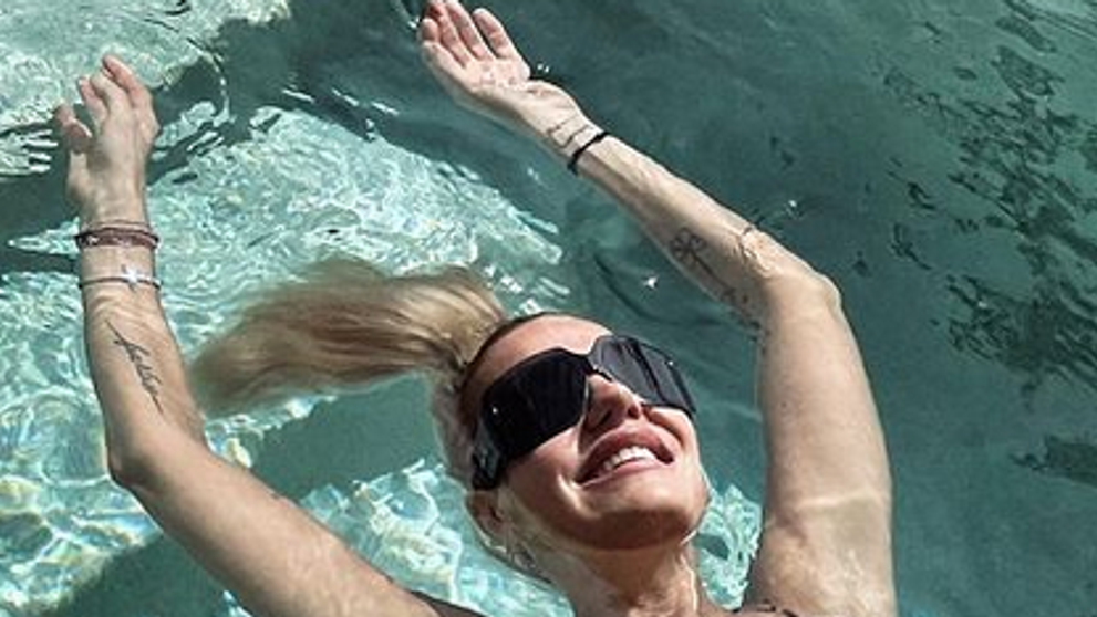 Dara Rolins je prvýkrát na tomto mieste: Hore bez?