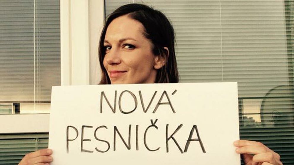 Nakrúcala klip so zápalom priedušiek!