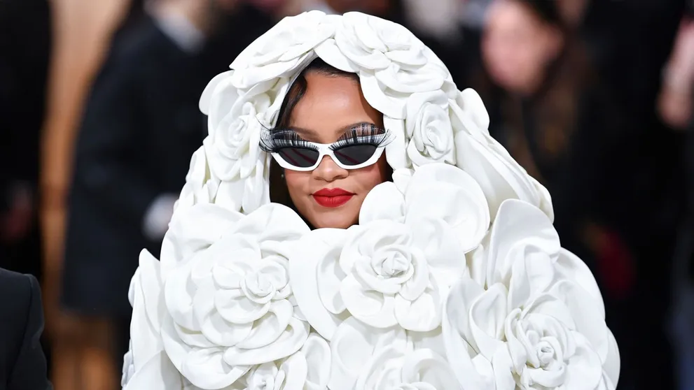 Oplatilo sa počkať! Rihanna prišla na Met Gala hodinu po uzatvorení červeného koberca
