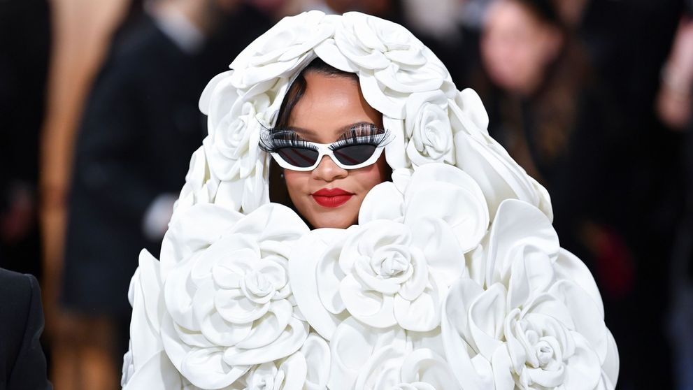 Oplatilo sa počkať! Rihanna prišla na Met Gala hodinu po uzatvorení červeného koberca