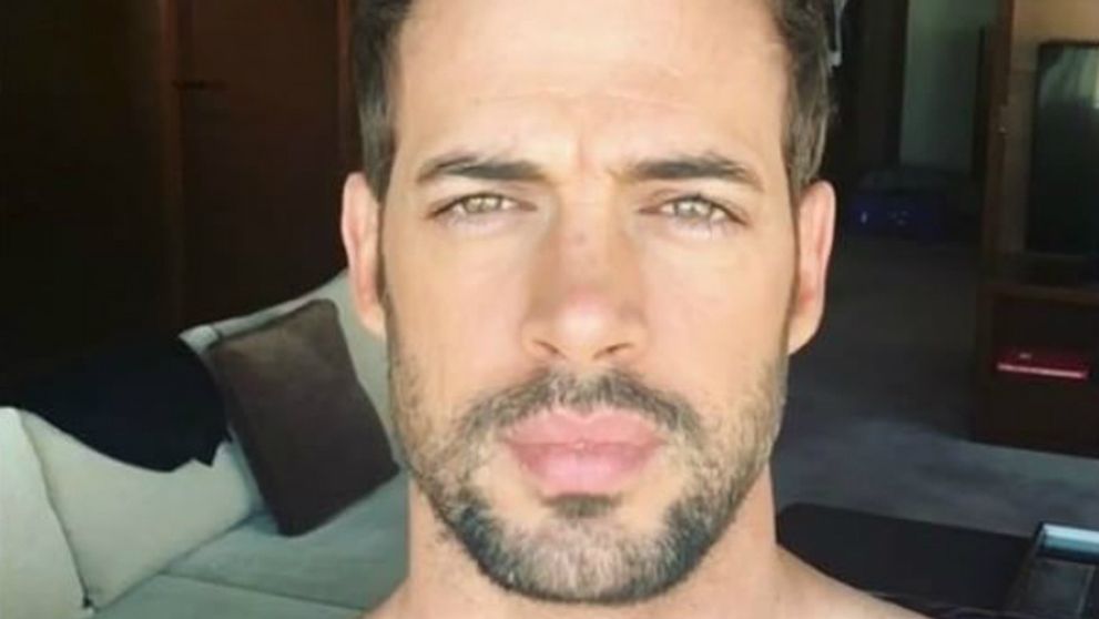 Krásavec z Víťazstva lásky opäť dráždi: Pikantný pozdrav z postele!