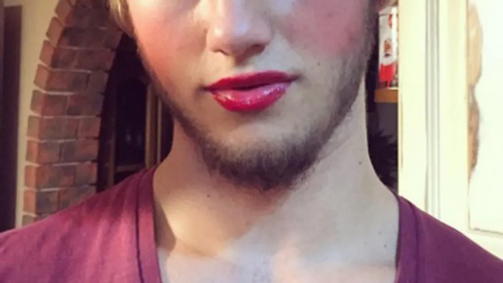 Známy Slovák ako princezná: Vieme, kto mu to urobil!