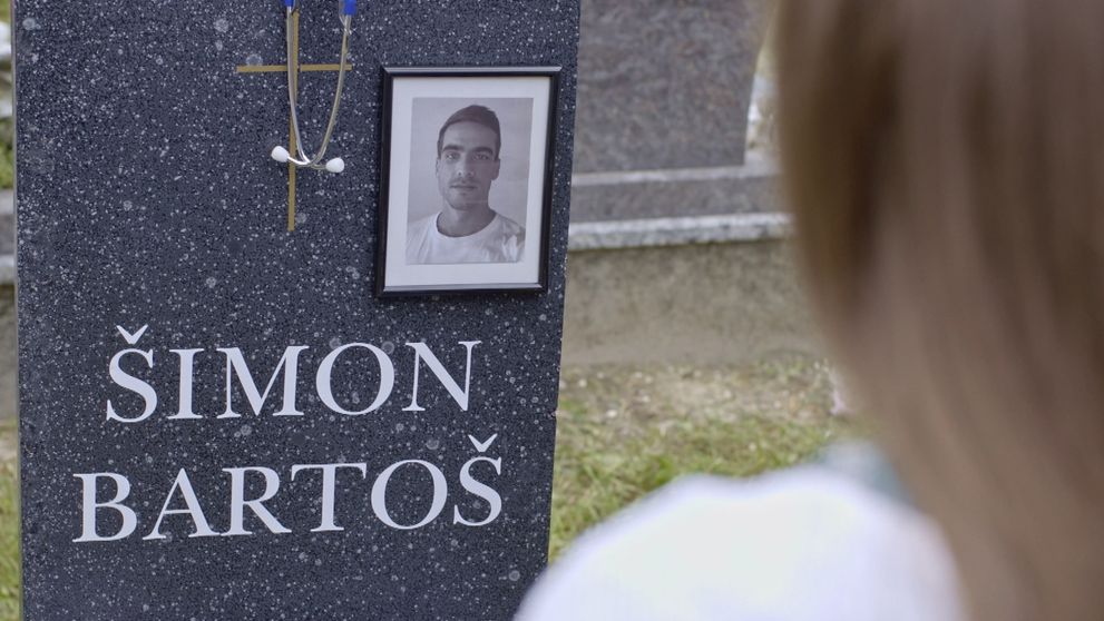 Šimon chýba všetkým: Kolegovia mu na cintorín doniesli dôležitú vec