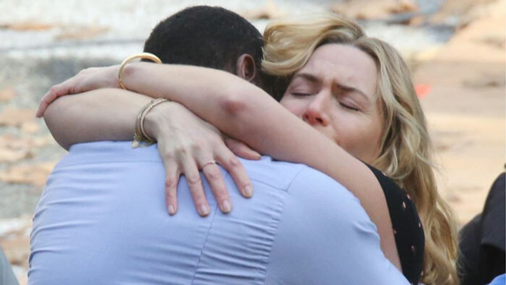 Kate Winslet v slzách. Utešoval ju známy herec