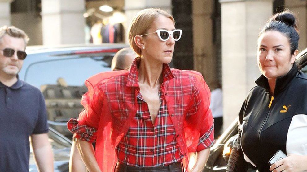 V extravagancii sa jej nevyrovná nik. Céline Dion vyšla do ulíc bez nohavíc