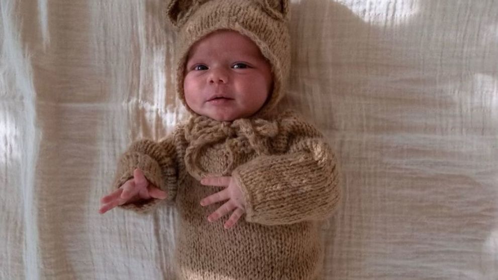 Ďalšie celebritné dieťa je na svete. Kto je otcom tohto rozkošného medvedíka?