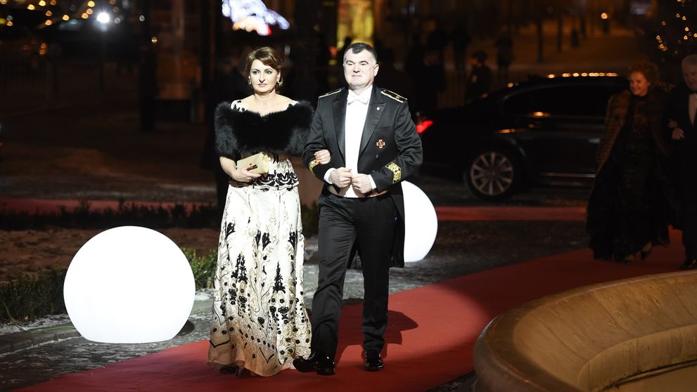 Takto prichádzali známe osobnosti na Ples v opere