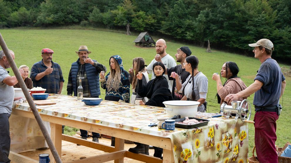Takúto zabíjačku ste ešte nevideli: V pyžame a s rúškom na tvár z gatiek!