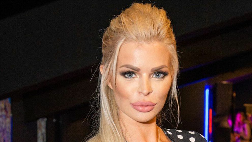 Kucherenko opäť spôsobila rozruch. Na kinopremiére sa takmer odhalila