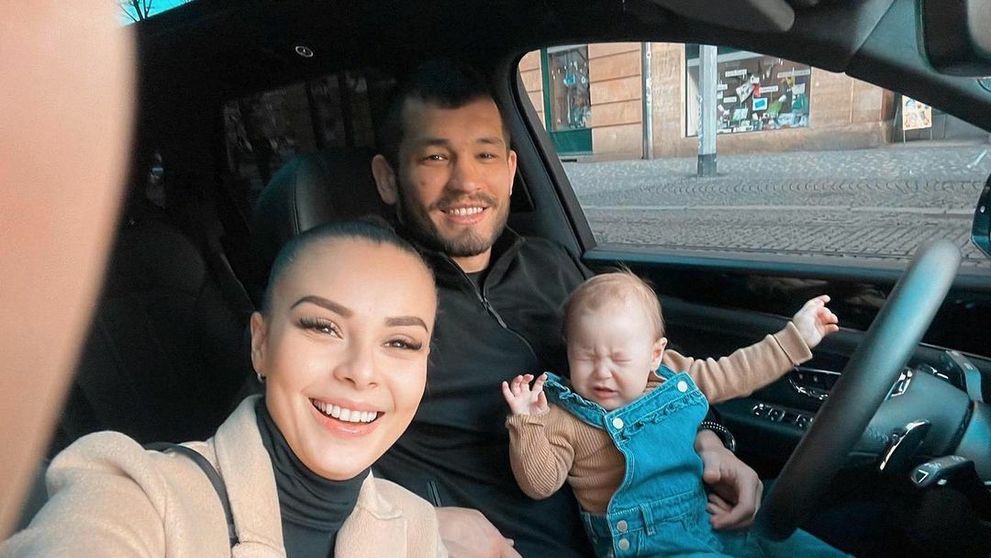 Rumia bez starých rodičov: Prečo odkladá Monika návštevu Makhmudovej rodiny?