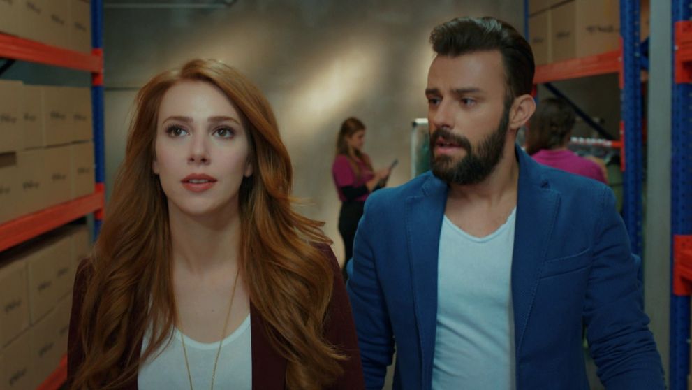 A nie, a nie, a nie! Defne statočne odoláva... Sinanovi!