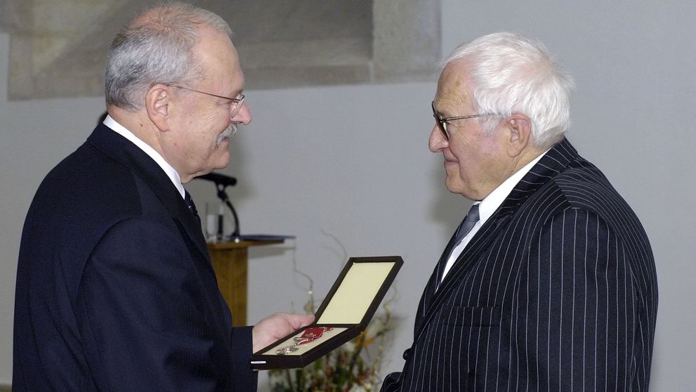 Slovensko prišlo o jednu z najväčších divadelných legiend. Zomrel Andrej Mojžiš († 94)