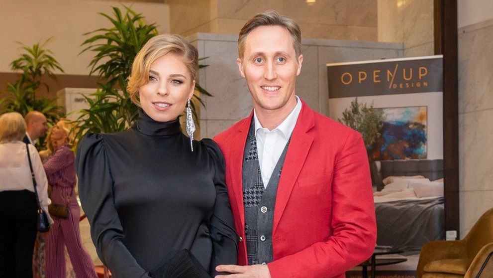 Komplikácie tesne pred prenosom. Veroniku “zachraňovali“ v kvetinárstve