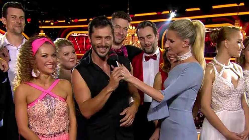 Adela neodolala spotenej hrudi Braňa Deáka. Ruka jej lietala kade-tade