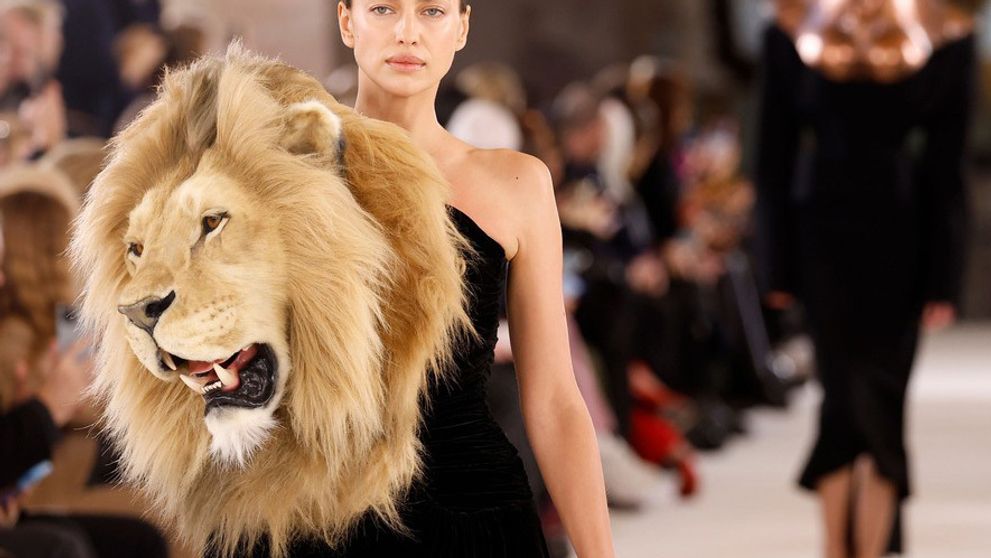 Tieto šaty rozdelili svet na dva tábory: Do ktorého patríte vy?