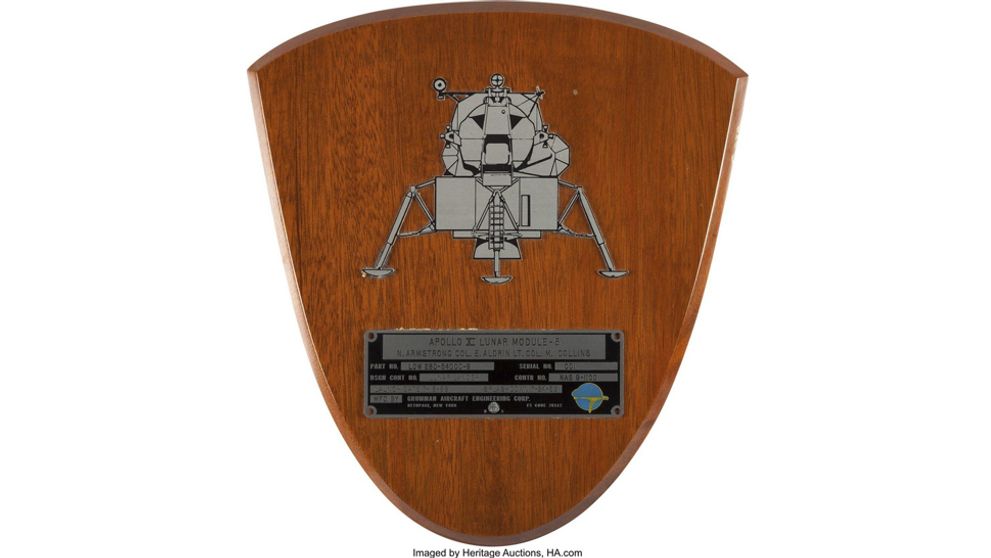 Dražili predmety prvého človeka na Mesiaci, celková suma je v miliónoch