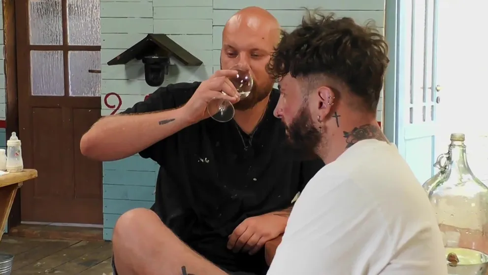 Farmári nestačili ani vytriezvieť: Na šrot už od rána, pilo sa takmer do nemoty!