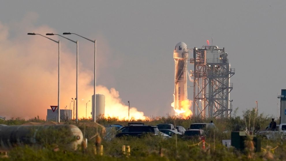 Ďalší miliardár vo vesmíre: Prvý let Blue Origin Bezosa bol úspešný