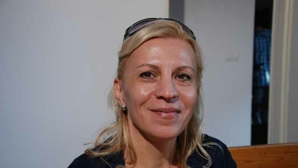 Nežná motorkárka navarí absolútne bez problémov!