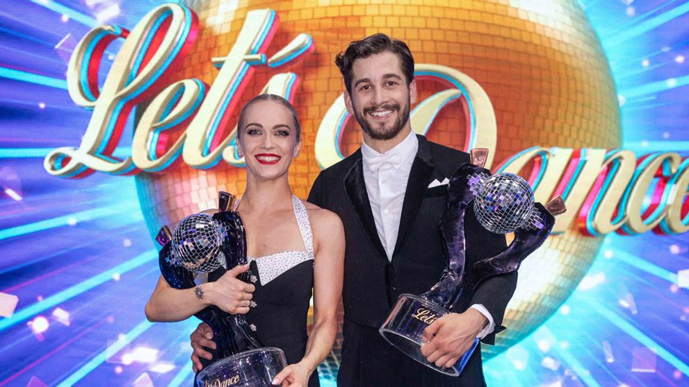 Najsledovanejšia šou sezóny Let's Dance vyvrcholila veľkolepým finále, ktoré tradične nedalo konkurencii šancu