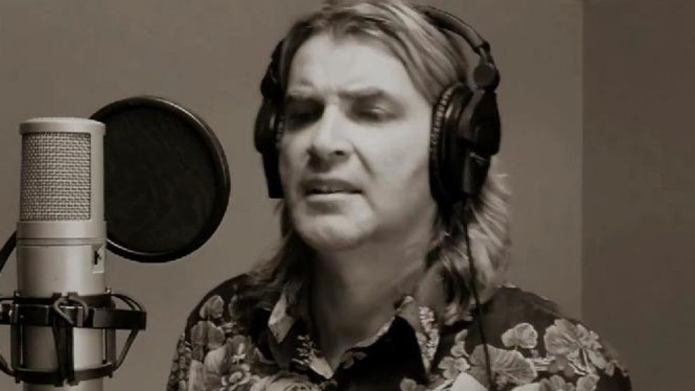 Braňo Mojsej zverejnil novú pesničku! Spieva zamilované verše Norike?