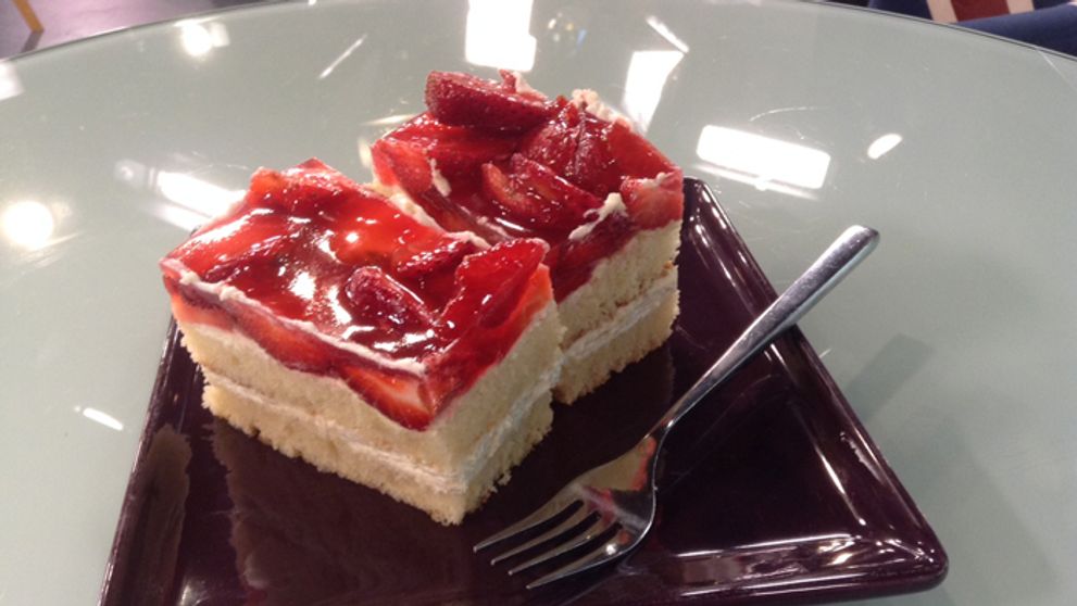 Letný jahodový zákusok je NAJ! Oblížete si všetky prsty!