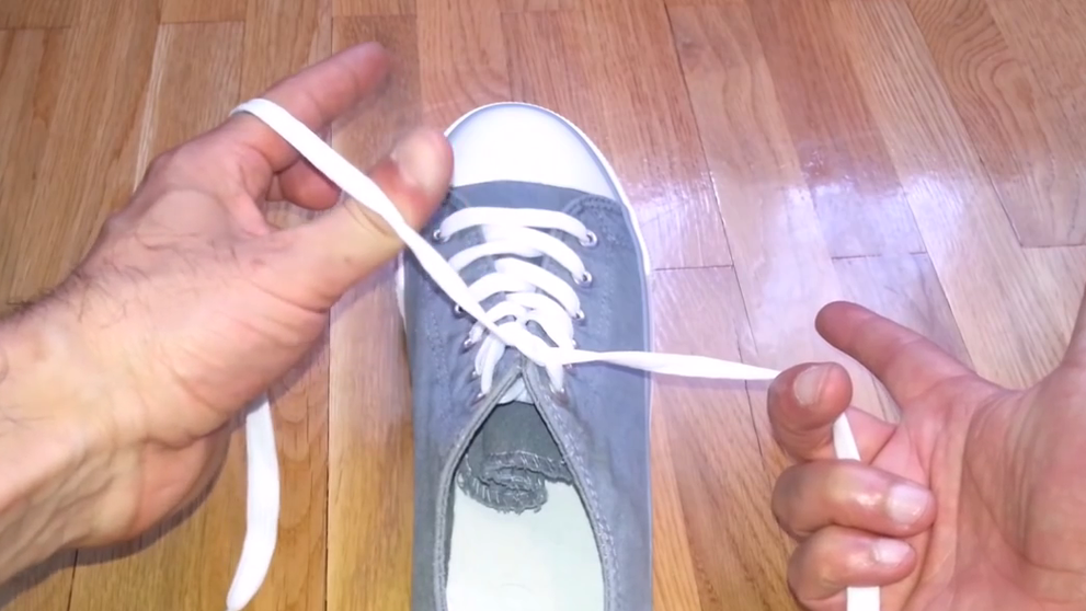 Skvelý trik. Takto si zaviažete šnúrky za 1,5 sekundy!