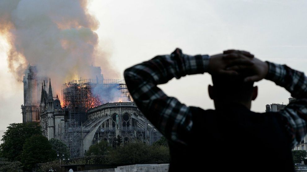 Celebrity smútia za katedrálou Notre Dame. Ich reakcie vás dojmú