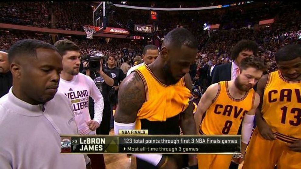 Basketbalista LeBron James ukázal prirodzenie v priamom prenose
