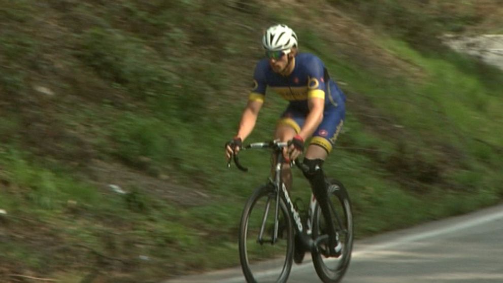 Joe má až 12 nôh!