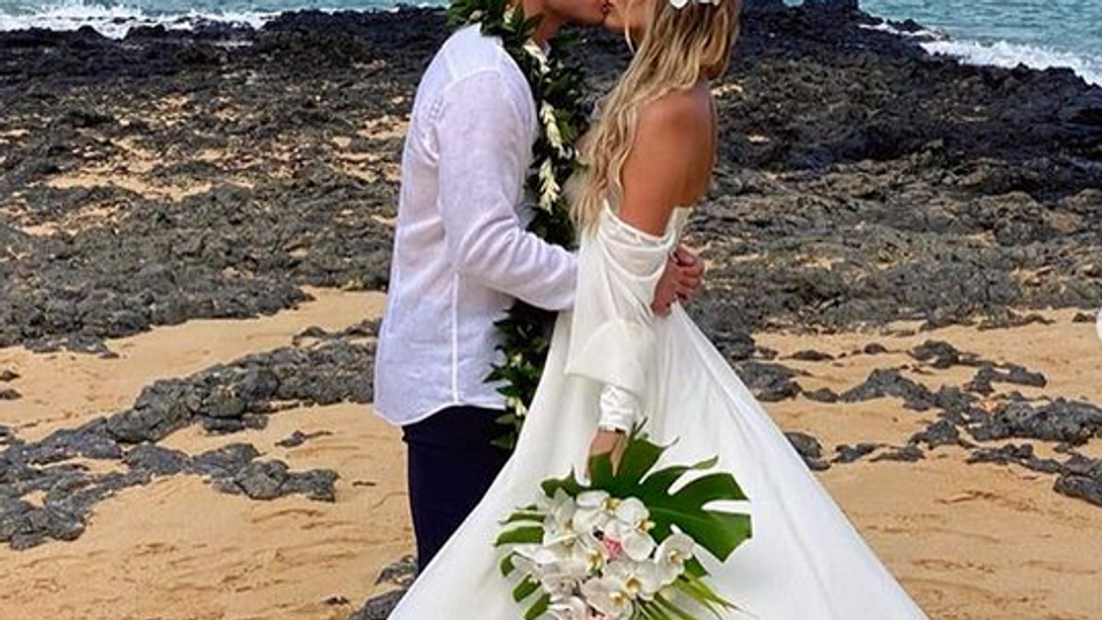 Slovenský hokejista prekvapil exotickou svadbou: Jeho nevesta bola prekrásna!