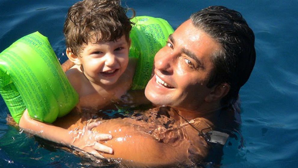 Myslíte si, že na fotografii je George Clooney? Ste na omyle!