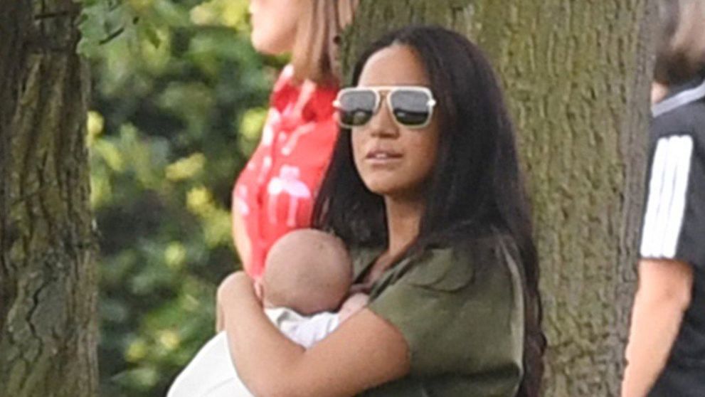 Meghan so synom prvýkrát na verejnosti. Tento moment všetkým zobral dych