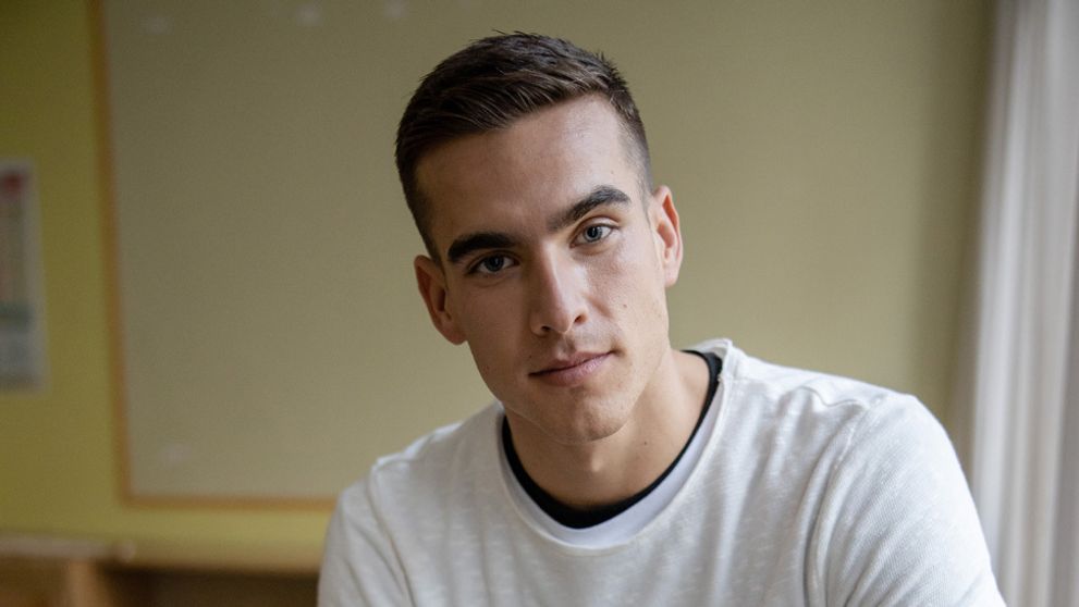 Model, vojak a herec: Adam Bardy zo seriálu Pán profesor záujem žien nevníma