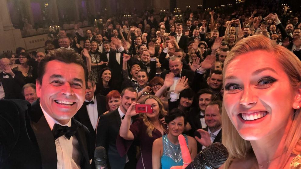 Prekrásne gesto hostí Česko-Slovenského plesu. Toto Karla Gotta dojme