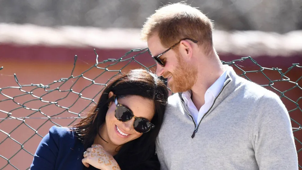 Harry a Meghan zverejnili prvú fotografiu malého Archieho
