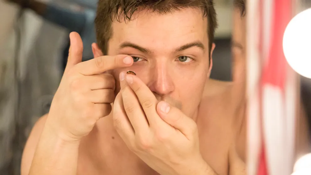 Viktor opäť ženou: Pozrite sa, ako sa redaktor mení na černošskú divu!