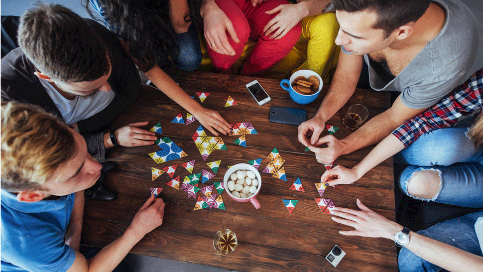 Tipy na domáce spoločenské hry pre dospelých!