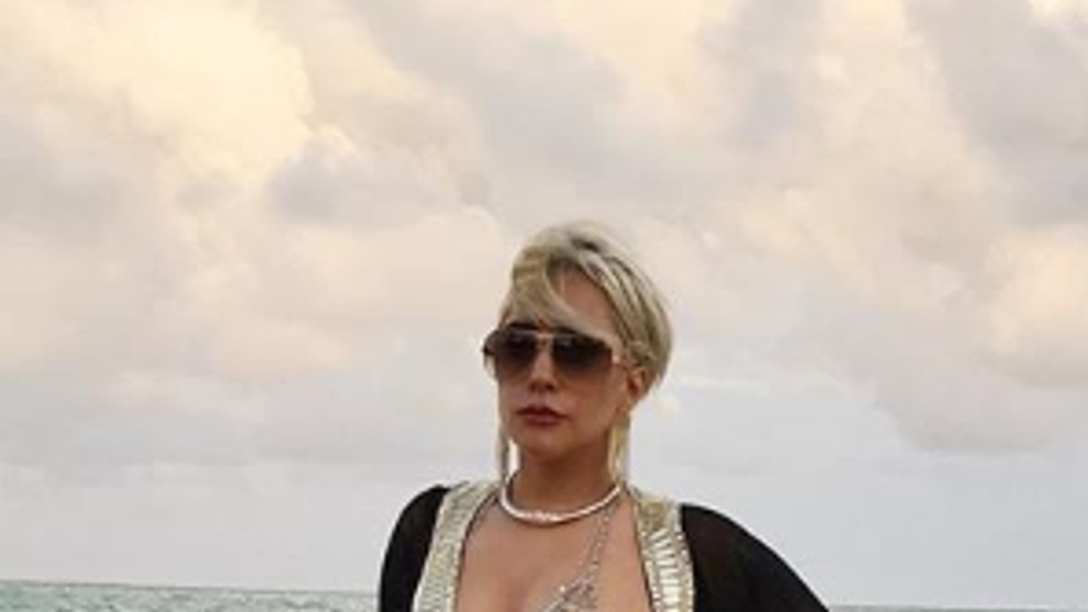 Lady Gaga v tango bikinách. Prsia ako placky, zadok ako Kardashianka