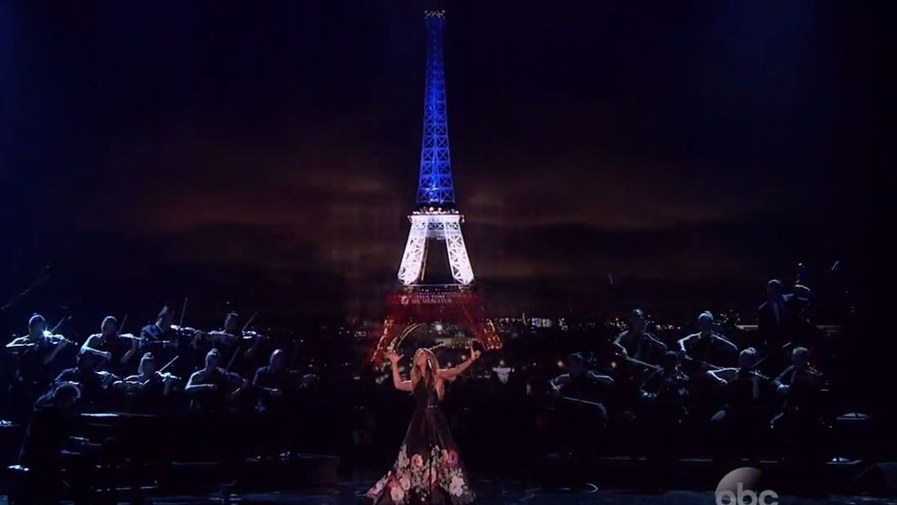 Úžasná Céline Dion vzdala hold obetiam z Paríža. Plakali všetci!