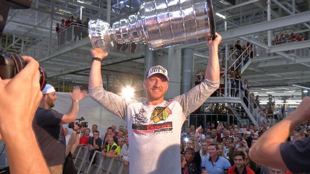 Stanley Cup je na Slovensku! Hossa potešil za hodinu viac ako tisíc fanúšikov