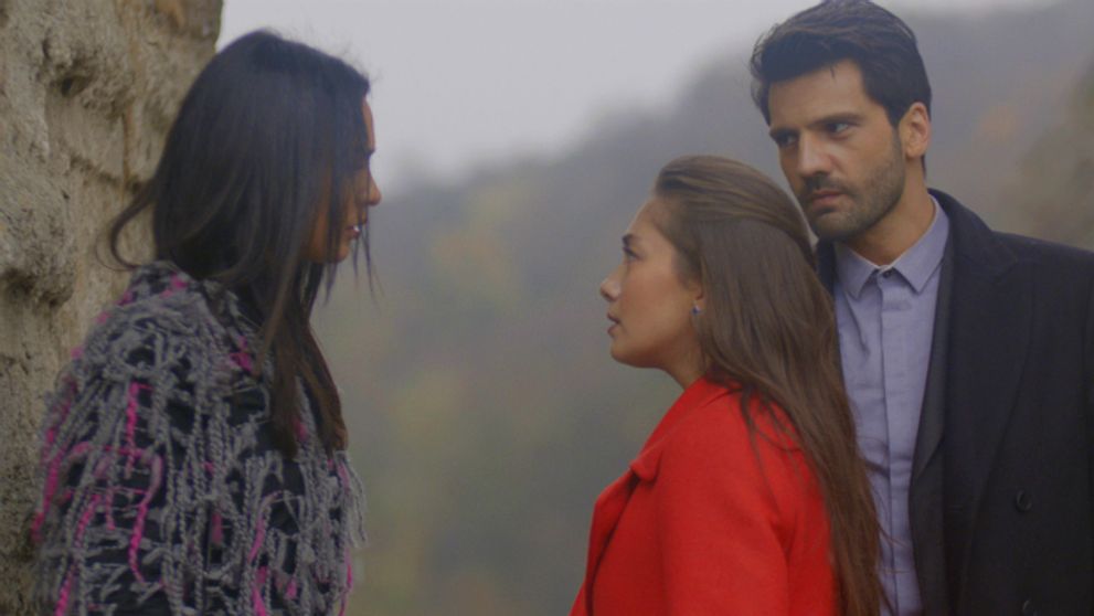 Krásky z Nekonečnej lásky na udeľovaní cien: Nihan ako mimozemšťan a odvážna Zeynep!