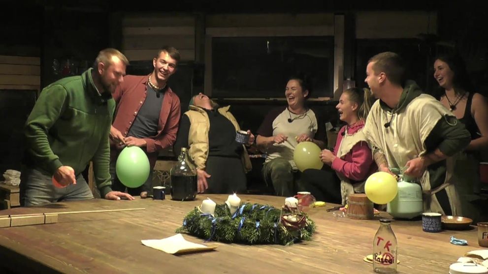 Farmári sa váľali od smiechu: Dávali si priamo z fľaše, ale alkohol to nebol!