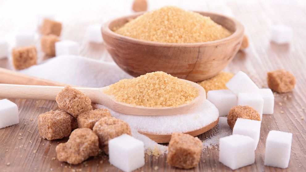 Kým iné potraviny dražejú, cukor lacnie