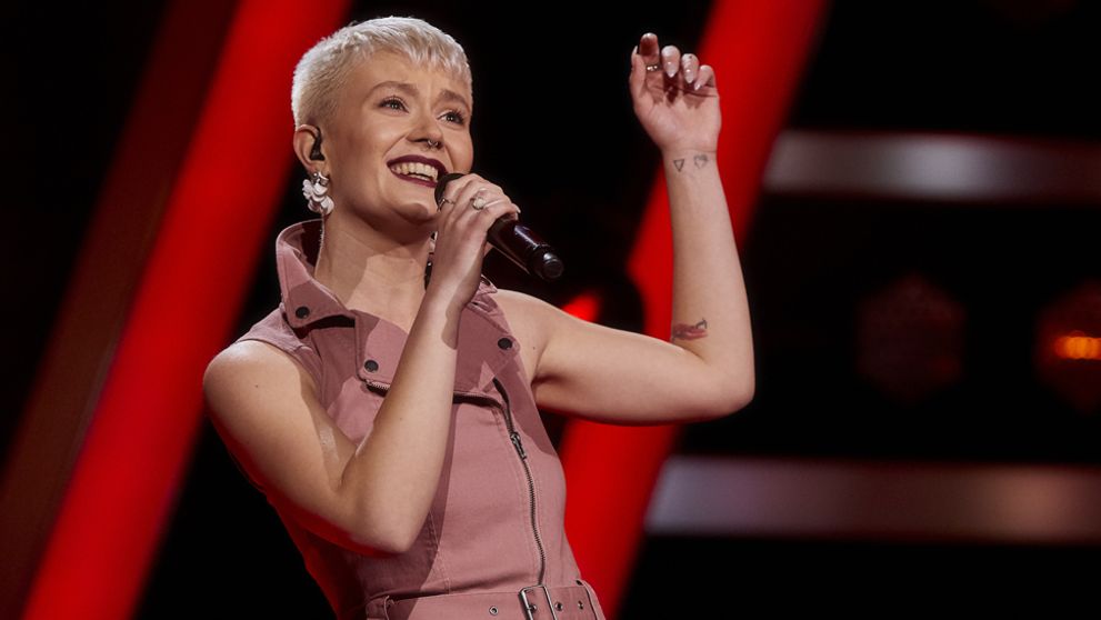 Sexy aj s dlhými vlasmi. Pozrite si premeny hviezdy The Voice!