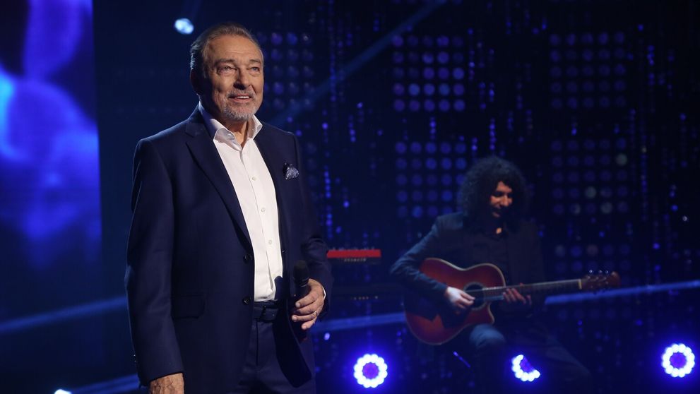 Karel Gott má vážne problémy. Skončil v nemocnici